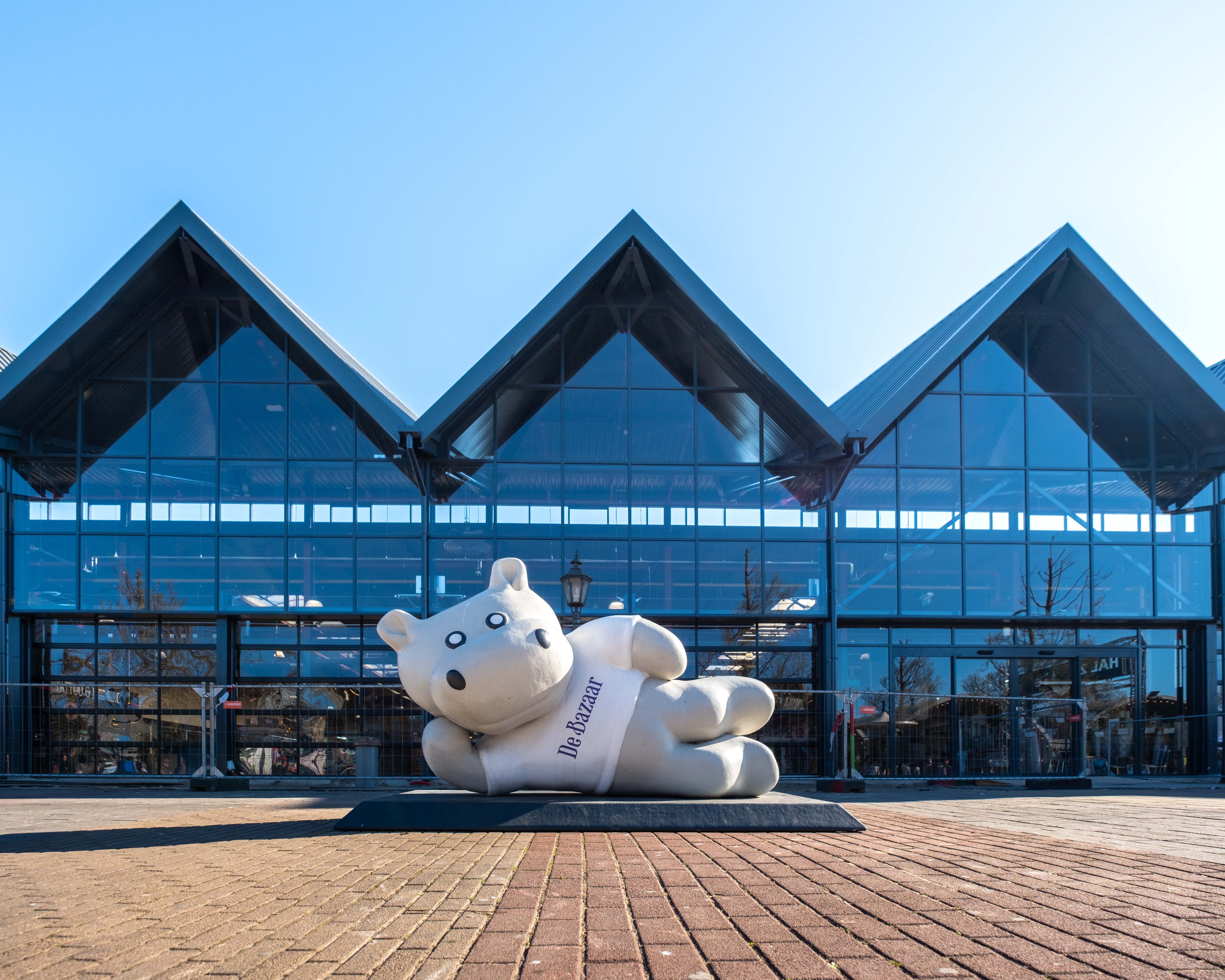 De Bazaar Beverwijk opent volledig gerenoveerde hal feestelijk op 17 augustus