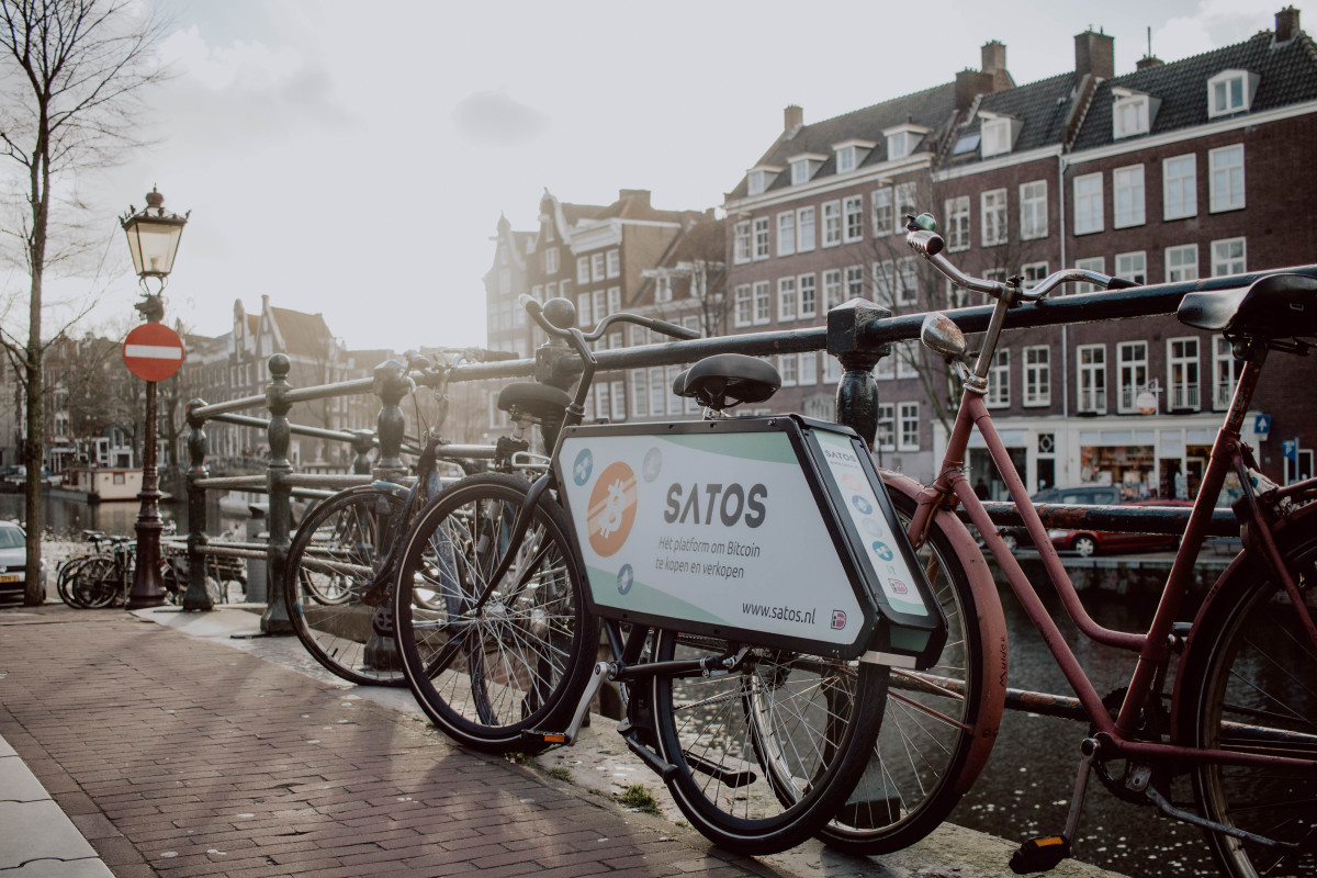 Cryptocurrency handelsplatform SATOS geeft bitcoins weg